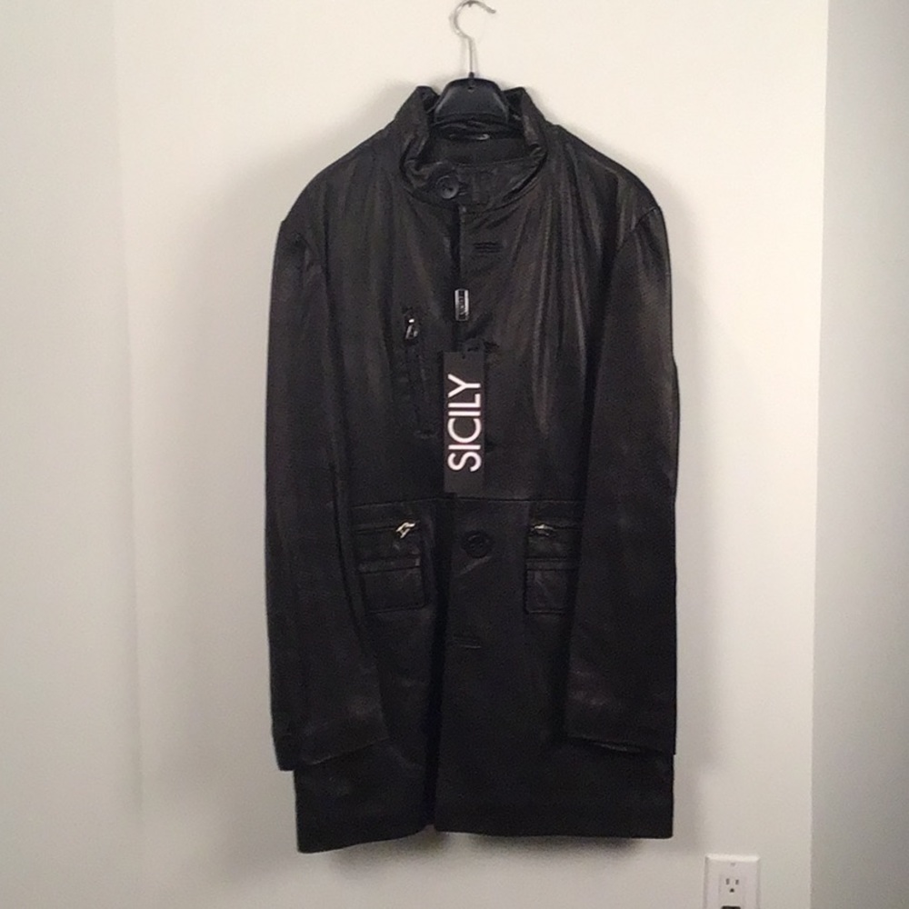 NWT Sicily men’s black real leather coat. Size medium.